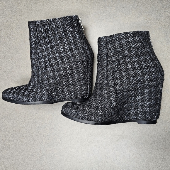Minimarket Houndstooth hidden wedge booties size 5.5 EU 36 - Picture 1 of 7